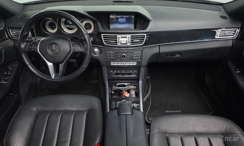 Mercedes-Benz E 220, снимка 7 - Автомобили и джипове - 53260271