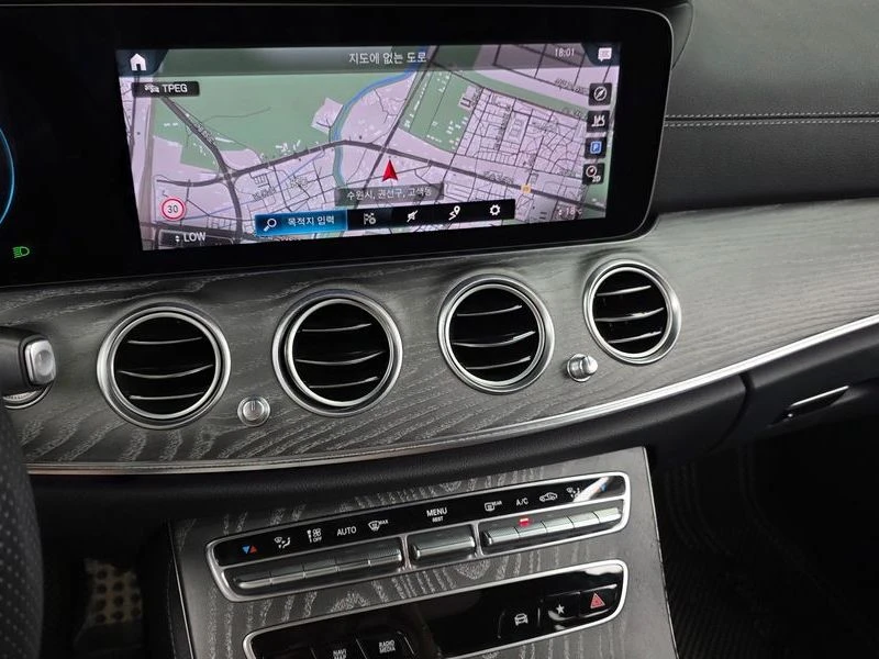 Mercedes-Benz E 350 2.0 Automatic, снимка 13 - Автомобили и джипове - 55837061