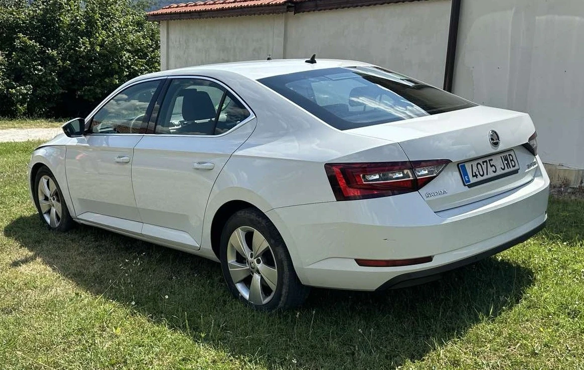 Skoda Superb 2.0 TDI - изображение 3