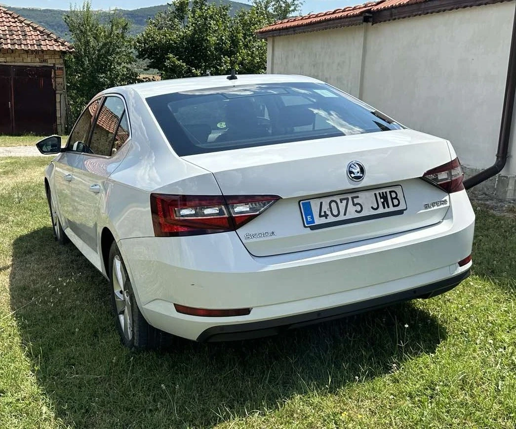 Skoda Superb 2.0 TDI - изображение 6