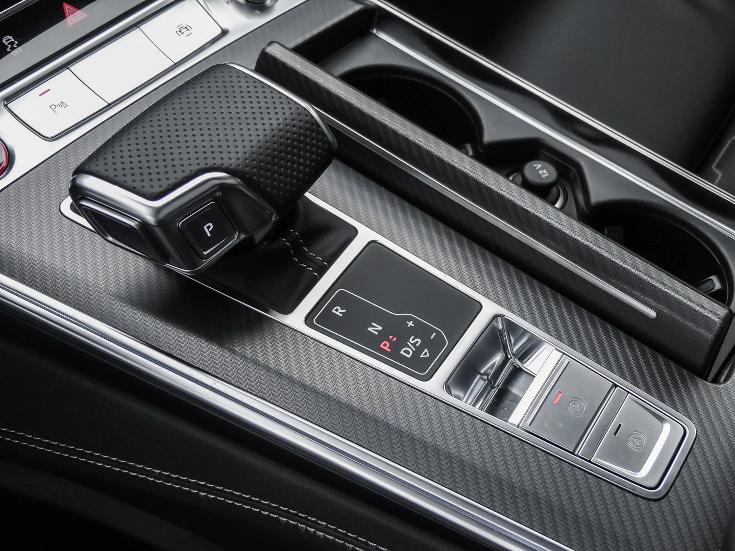 Audi Rs6 4.0TFSI/600HP/AVANT/TIPTRONIC/PANO/MATRIX/136f - изображение 10