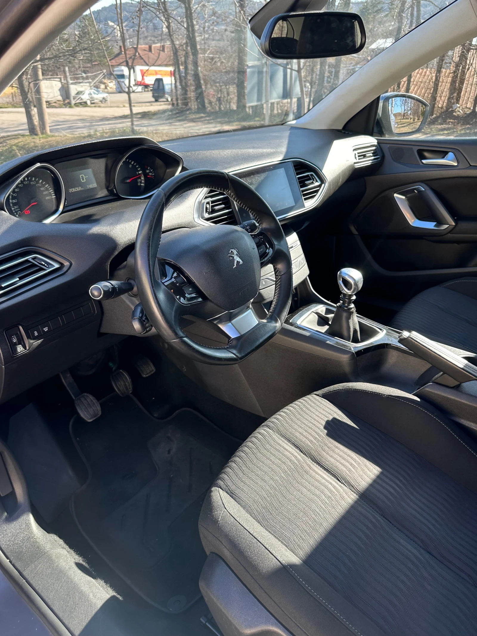 Peugeot 308 1.6 HDI, НАВИ, 6 ск. - изображение 9