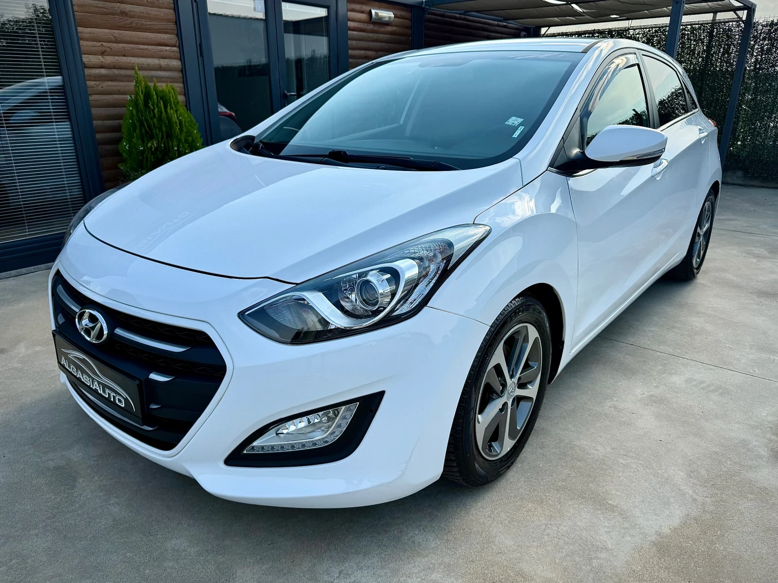 Hyundai I30 1.4 MPI* YES!* FACELIFT* NAVI* CAMERA* LED - изображение 8