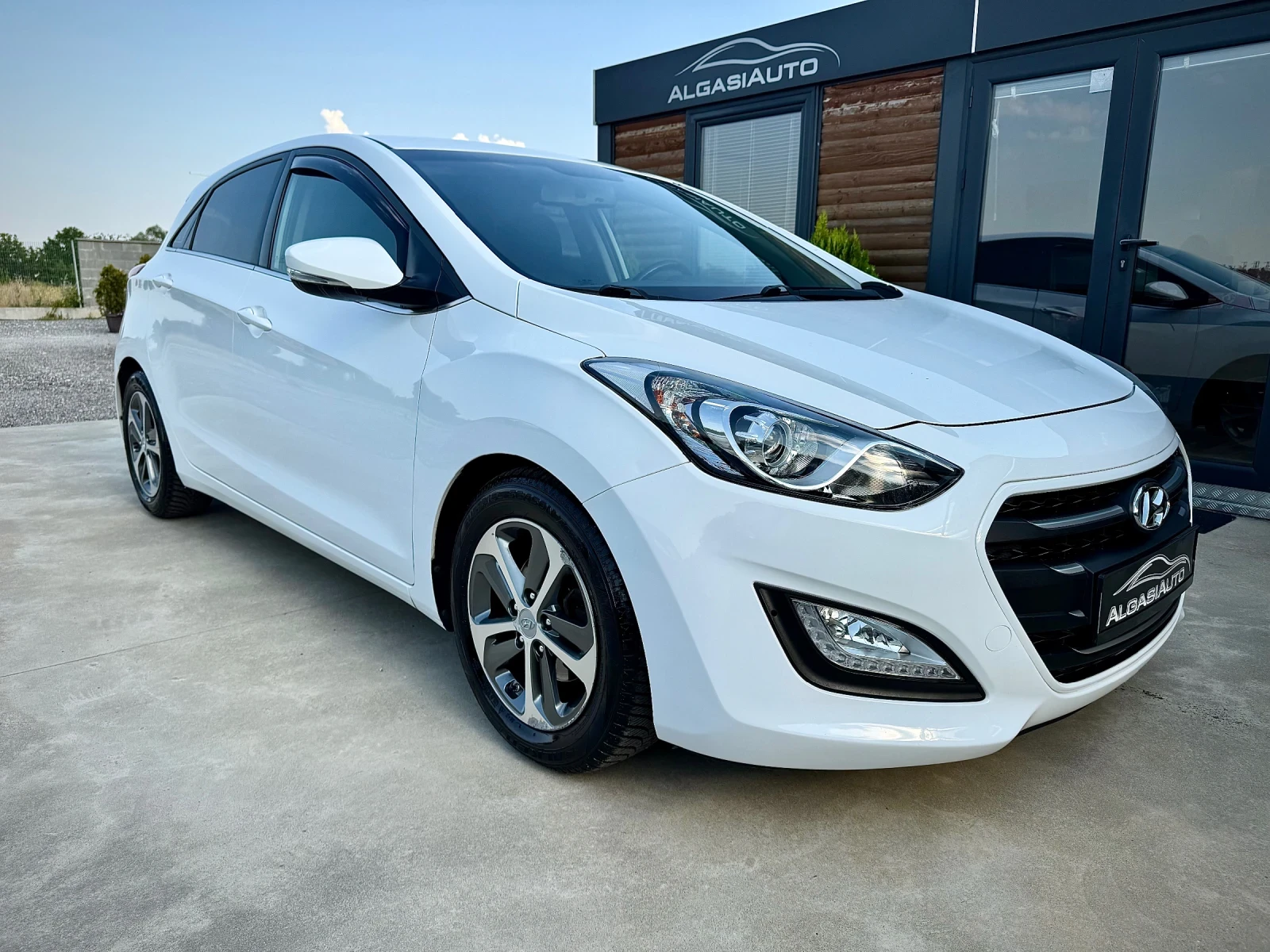 Hyundai I30 1.4 MPI* YES!* FACELIFT* NAVI* CAMERA* LED - изображение 6