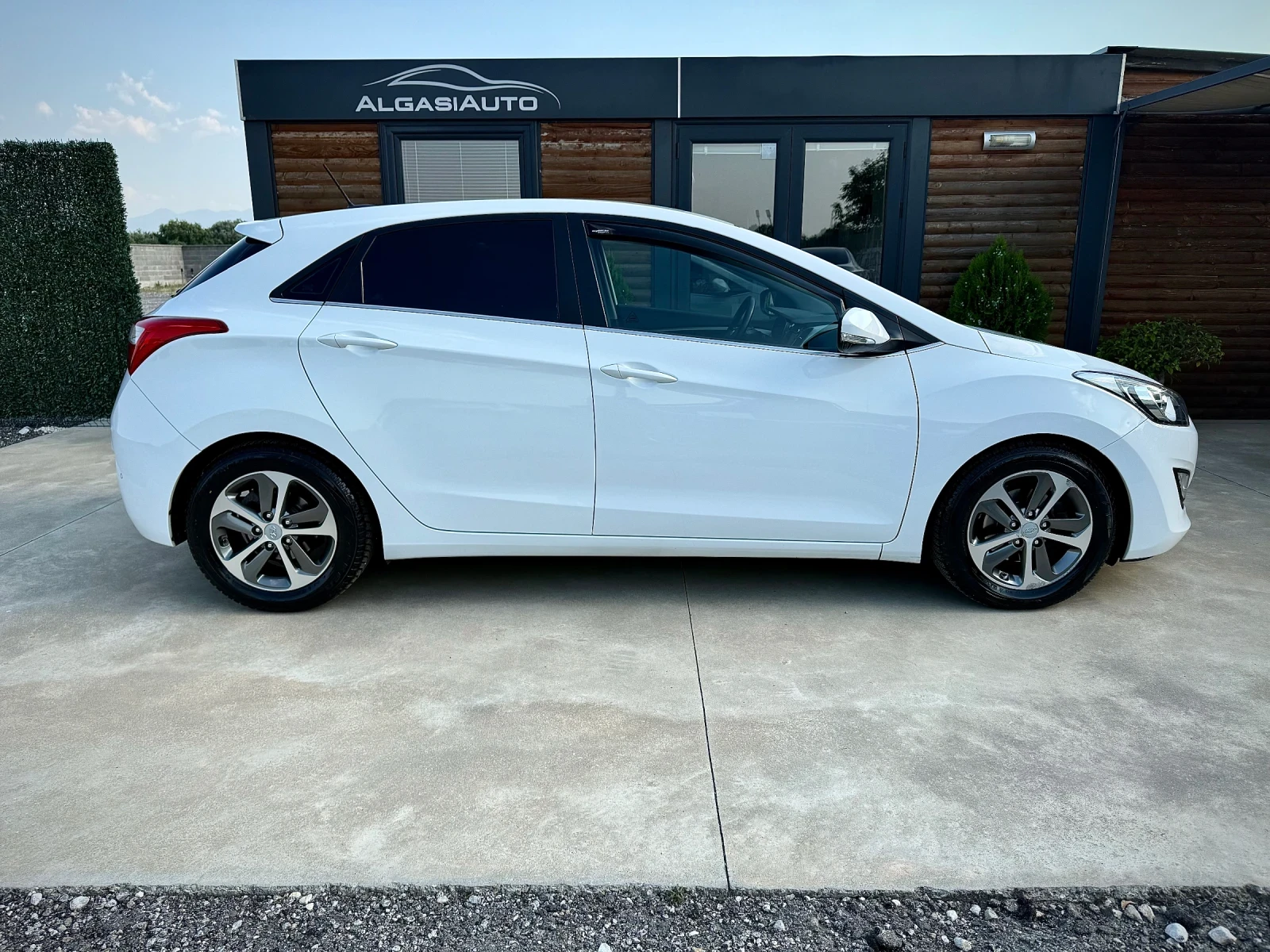 Hyundai I30 1.4 MPI* YES!* FACELIFT* NAVI* CAMERA* LED - изображение 5