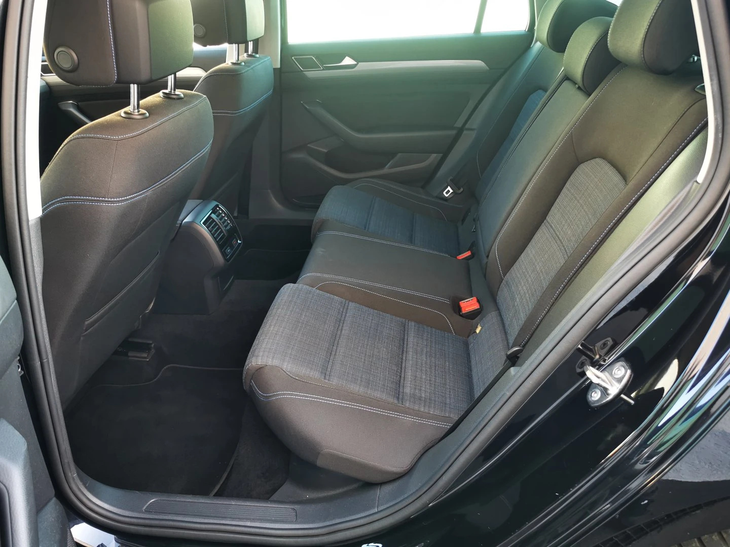 VW Passat VW Passat Var GTE Plug-In-Hybrid 1.4 TSI | Mobile.bg   8