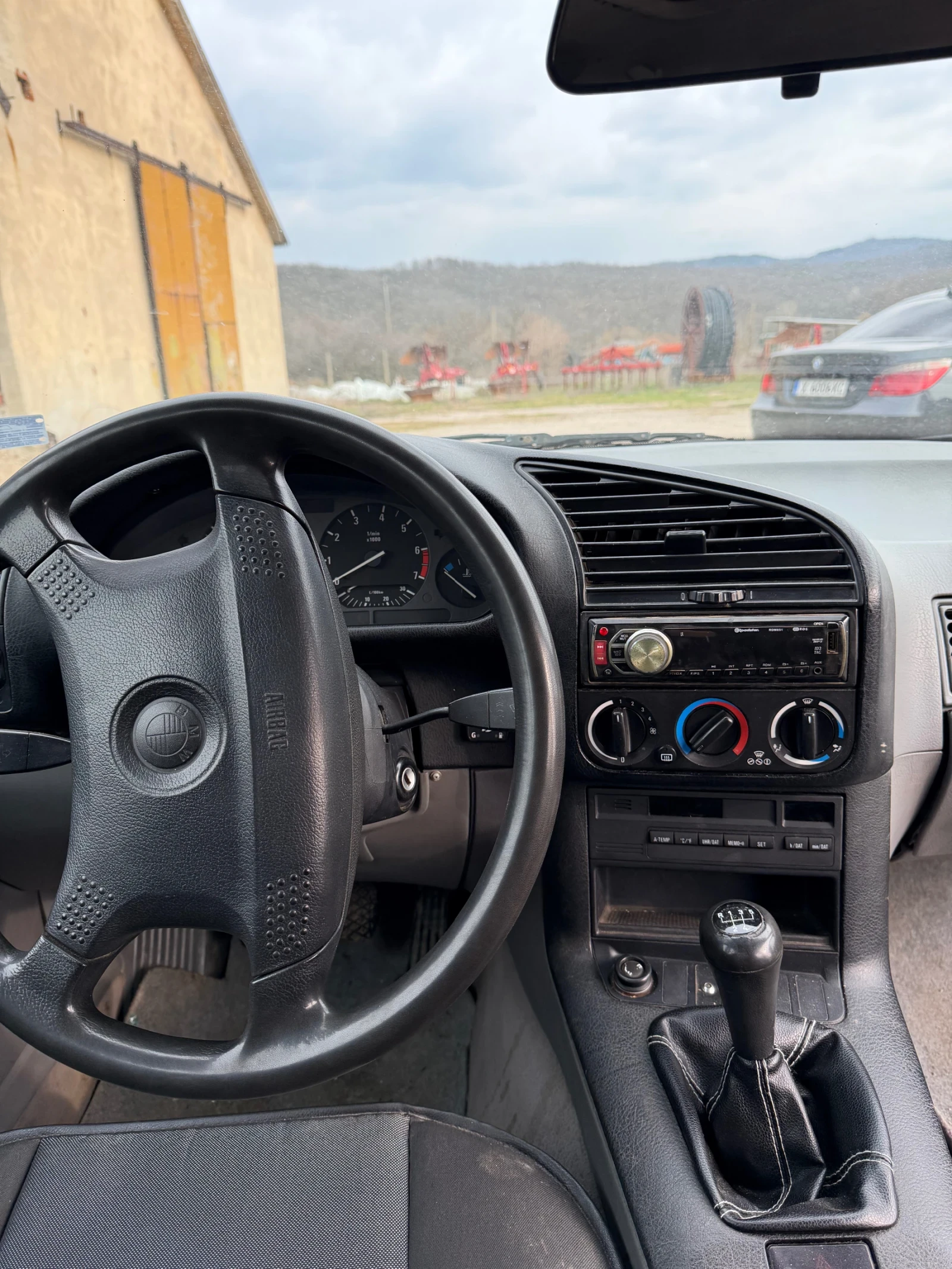 BMW 318 Bmw 318 Gas, снимка 5 - Автомобили и джипове - 53772685