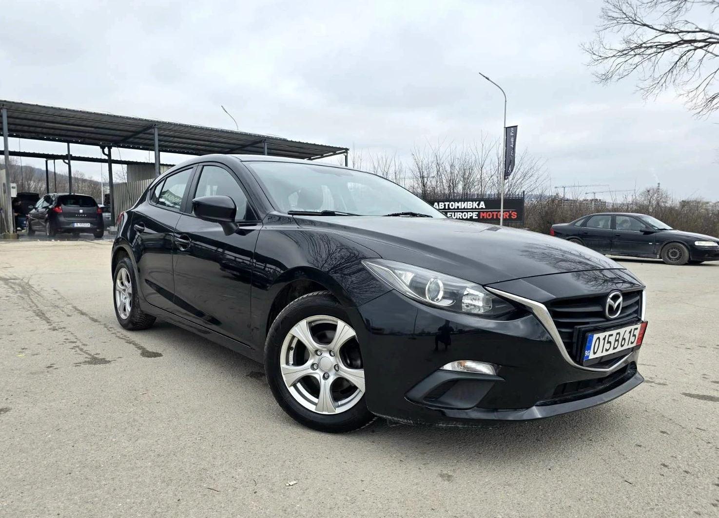 Mazda 3 ТОП СЪСТОЯНИЕ/1.5iSKYACTIV/НАВИГАЦИЯ, снимка 3 - Автомобили и джипове - 53885700