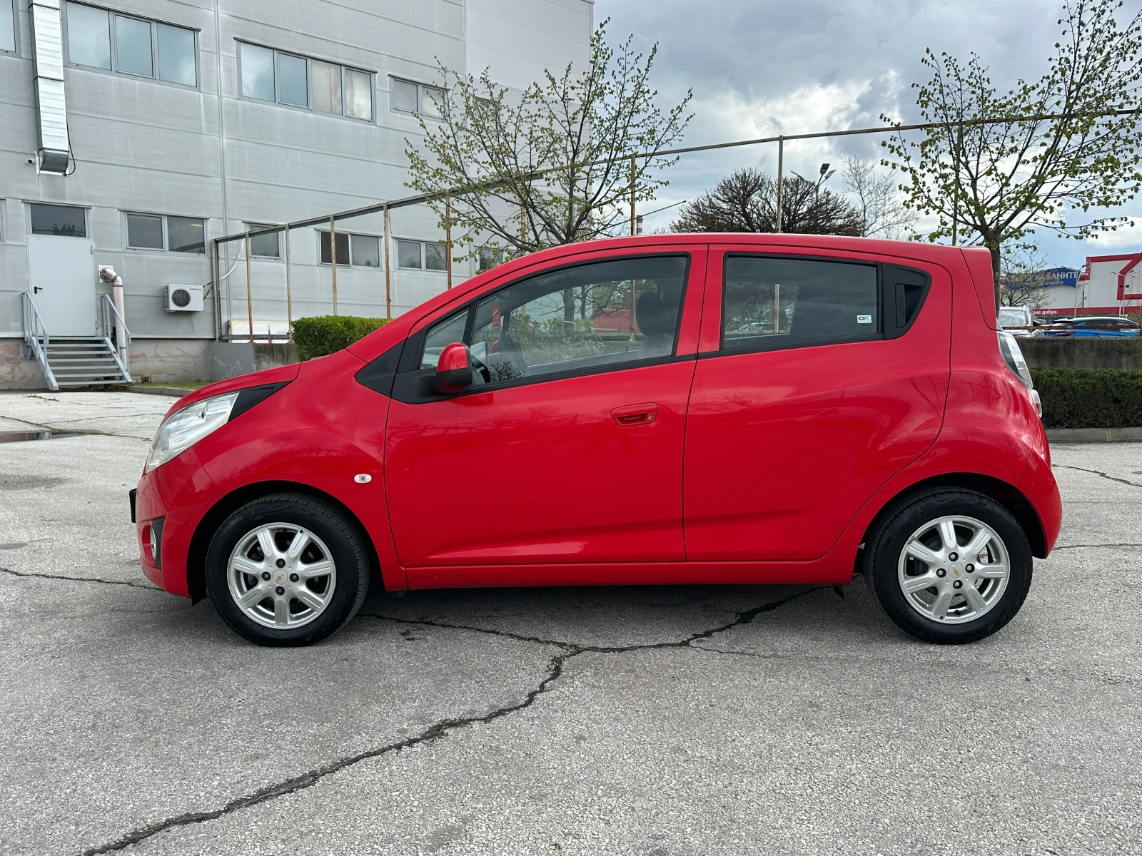 Chevrolet Spark, снимка 2 - Автомобили и джипове - 54294717