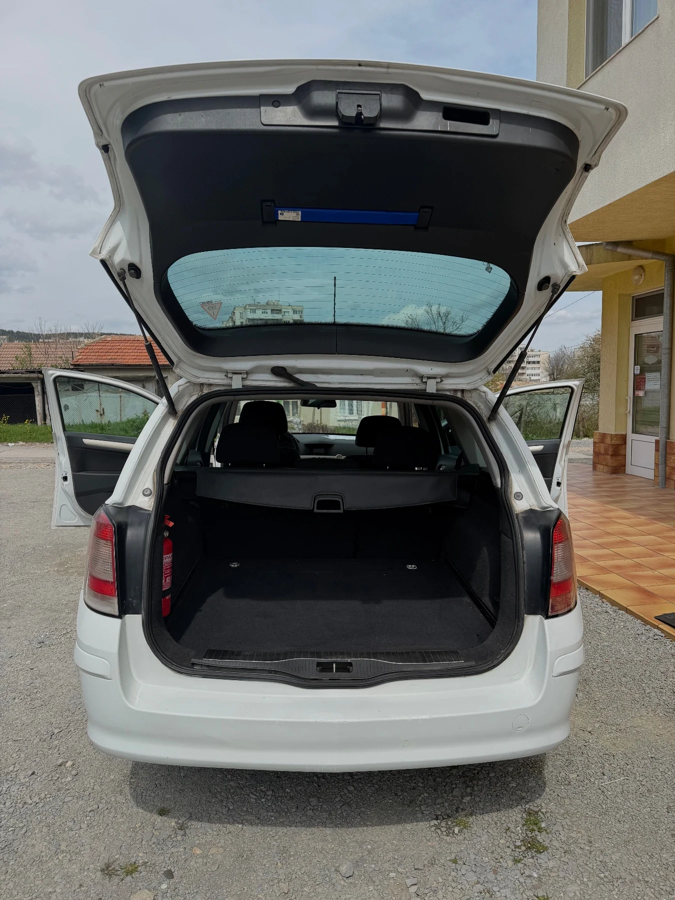 Opel Astra Газ/Бензин 1.6i Facelift, снимка 4 - Автомобили и джипове - 54658454