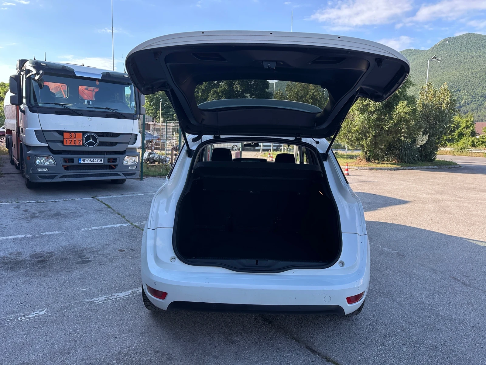 Citroen C4 SPACETOURER - 1.5eHDI - РЕАЛНИ КИЛОМЕТРИ , снимка 17 - Автомобили и джипове - 54828973