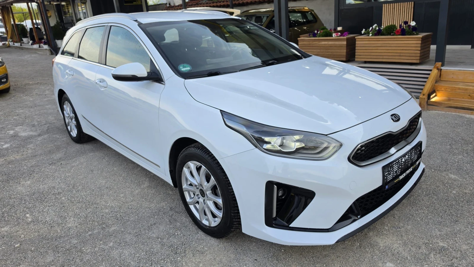 Kia Ceed, снимка 2 - Автомобили и джипове - 54939341