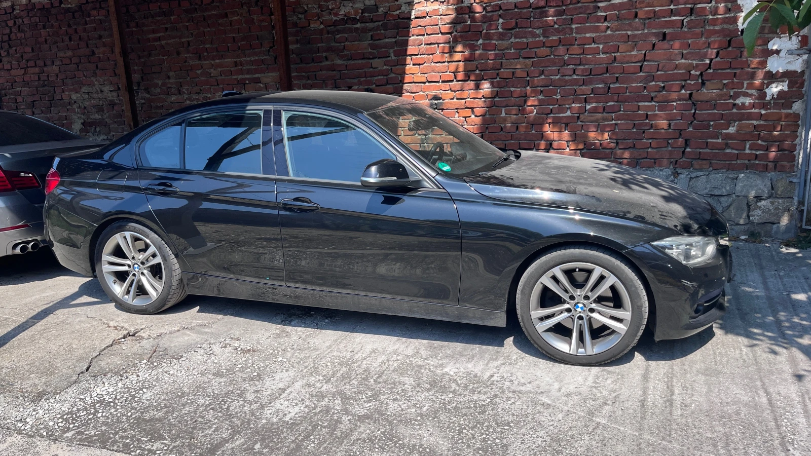 BMW 330 d Lci Distr Led Auto Sport, снимка 2 - Автомобили и джипове - 55778077