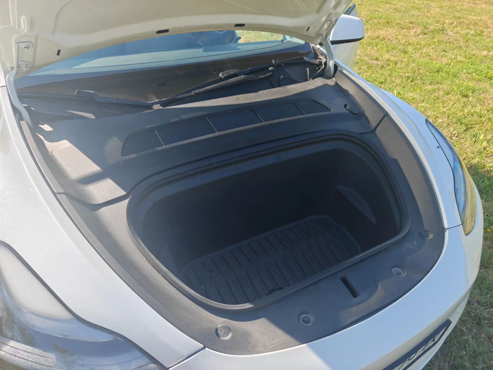 Tesla Model Y Standard Range, снимка 15 - Автомобили и джипове - 55825650