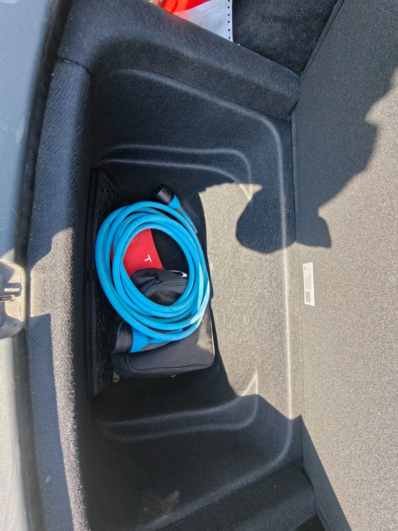 Tesla Model Y Standard Range, снимка 14 - Автомобили и джипове - 55825650