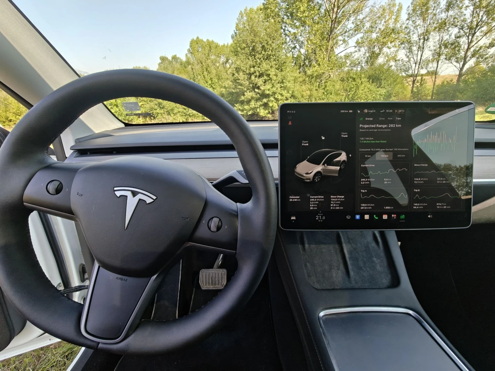 Tesla Model Y Standard Range, снимка 9 - Автомобили и джипове - 55825650