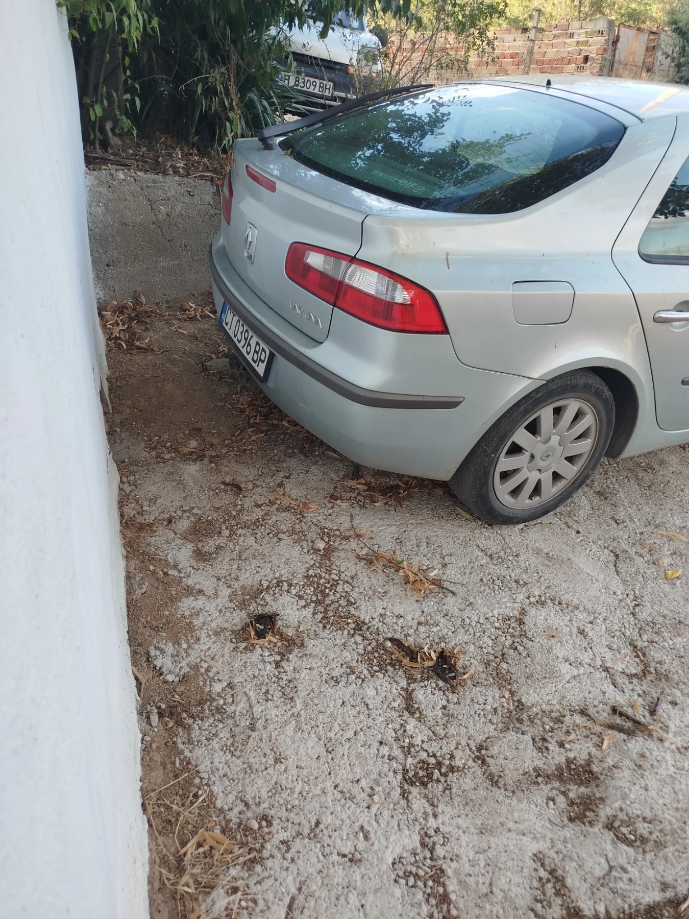 Renault Laguna 1.9, снимка 2 - Автомобили и джипове - 56307586