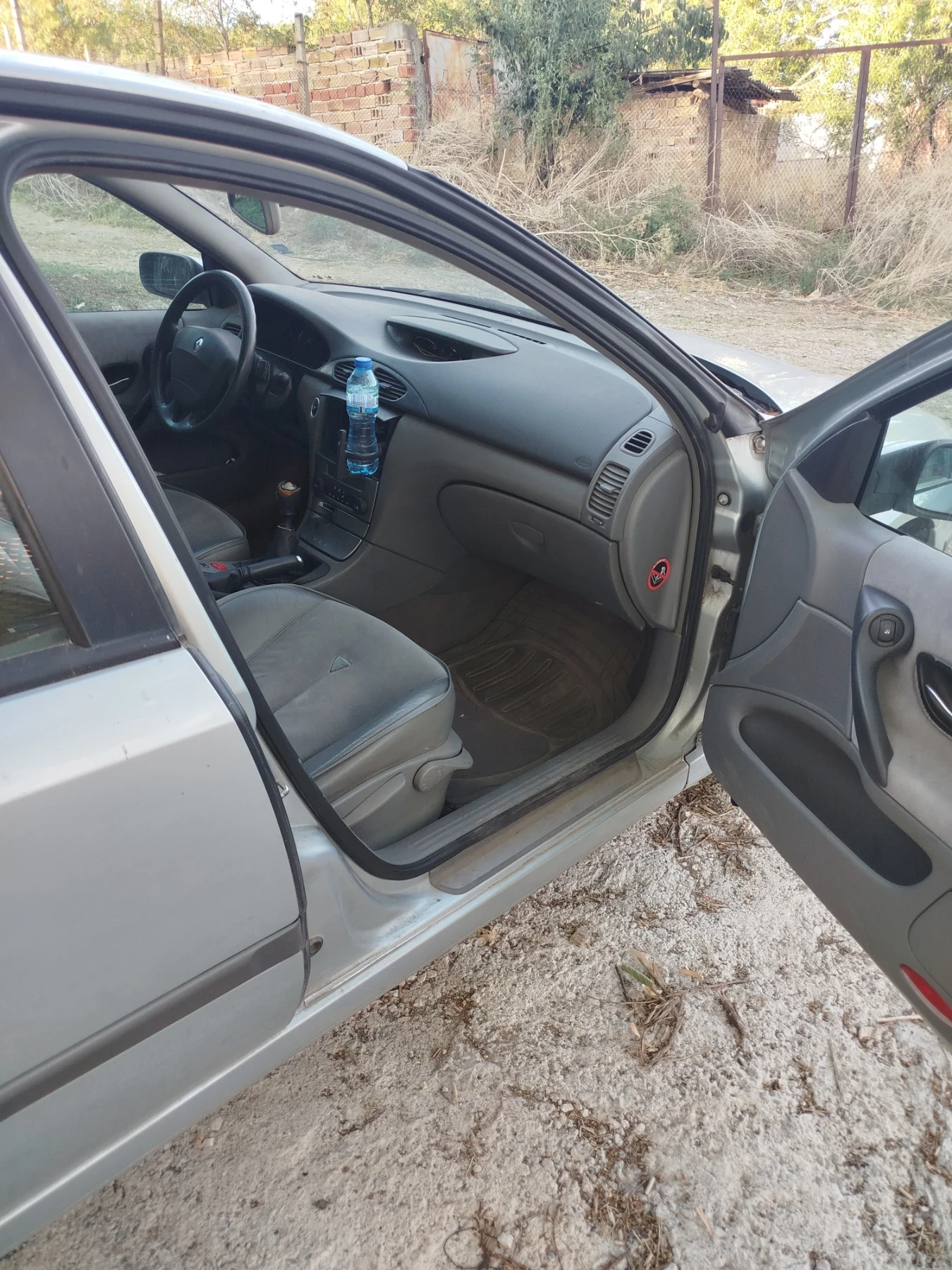 Renault Laguna 1.9, снимка 5 - Автомобили и джипове - 56307586