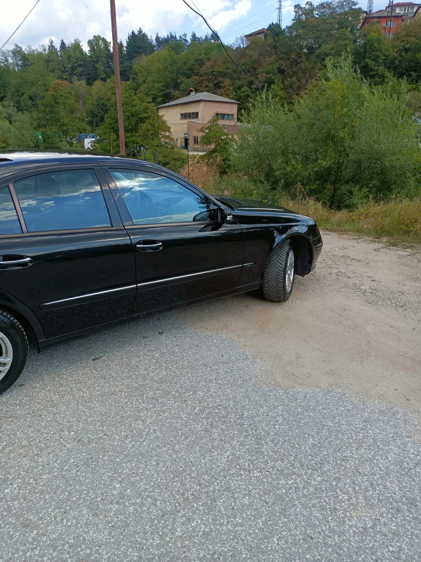 Mercedes-Benz E 220, снимка 5 - Автомобили и джипове - 56346273