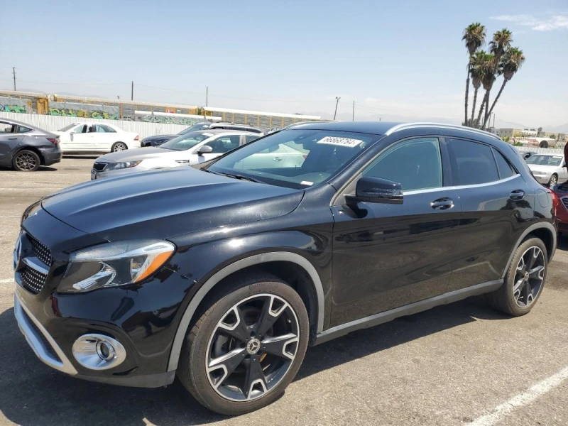 Mercedes-Benz GLA 250 4MATIC* ПОДГРЕВ* ПАНО, снимка 1 - Автомобили и джипове - 48406335