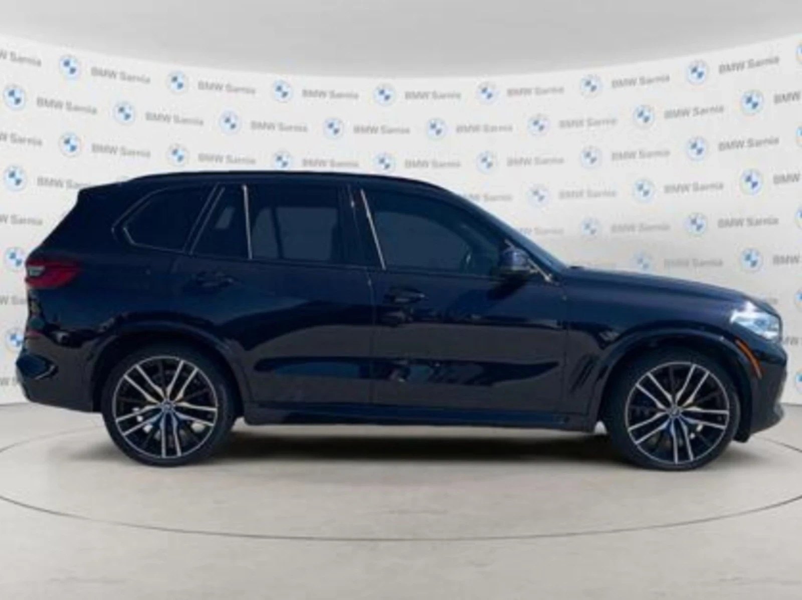 BMW X5 В ГАРАНЦИЯ M50i Swarovski m performance 22 цола - изображение 5