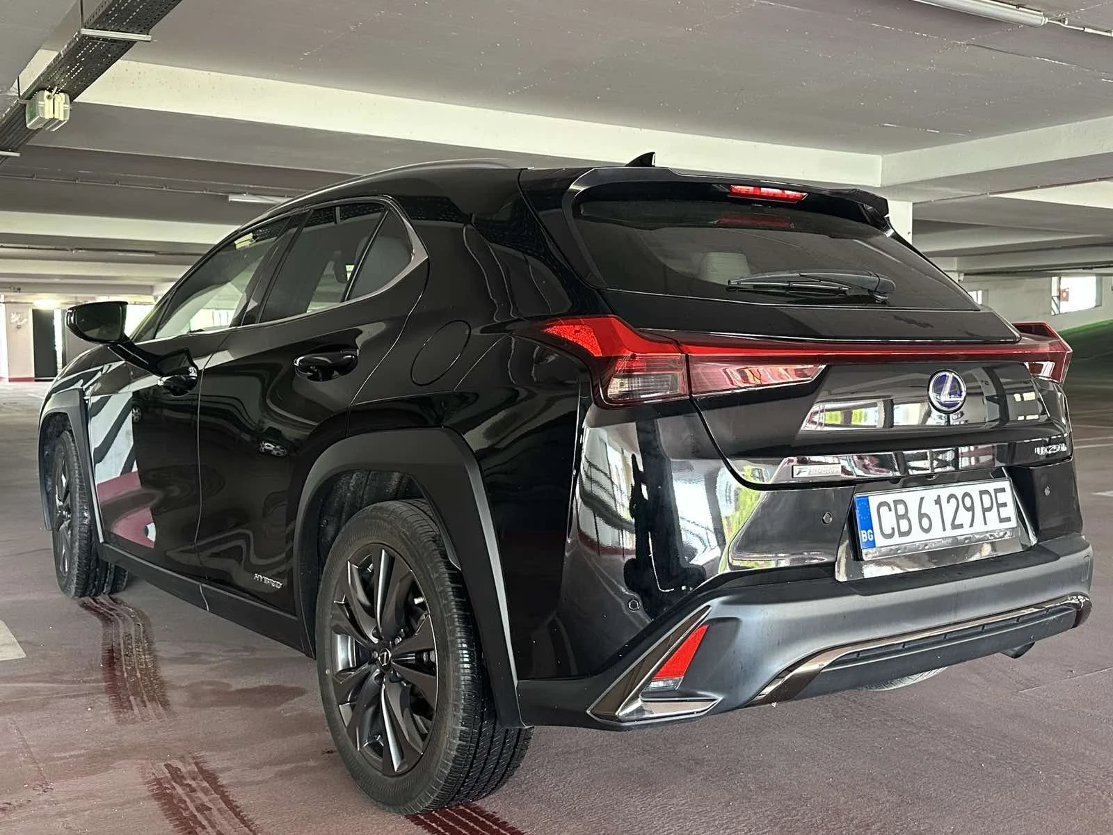 Lexus UX 250h FSport HYBRID - изображение 8