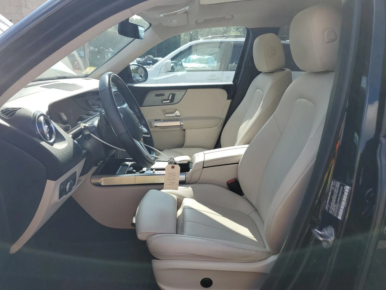 Mercedes-Benz GLB 250 4MATIC - изображение 7