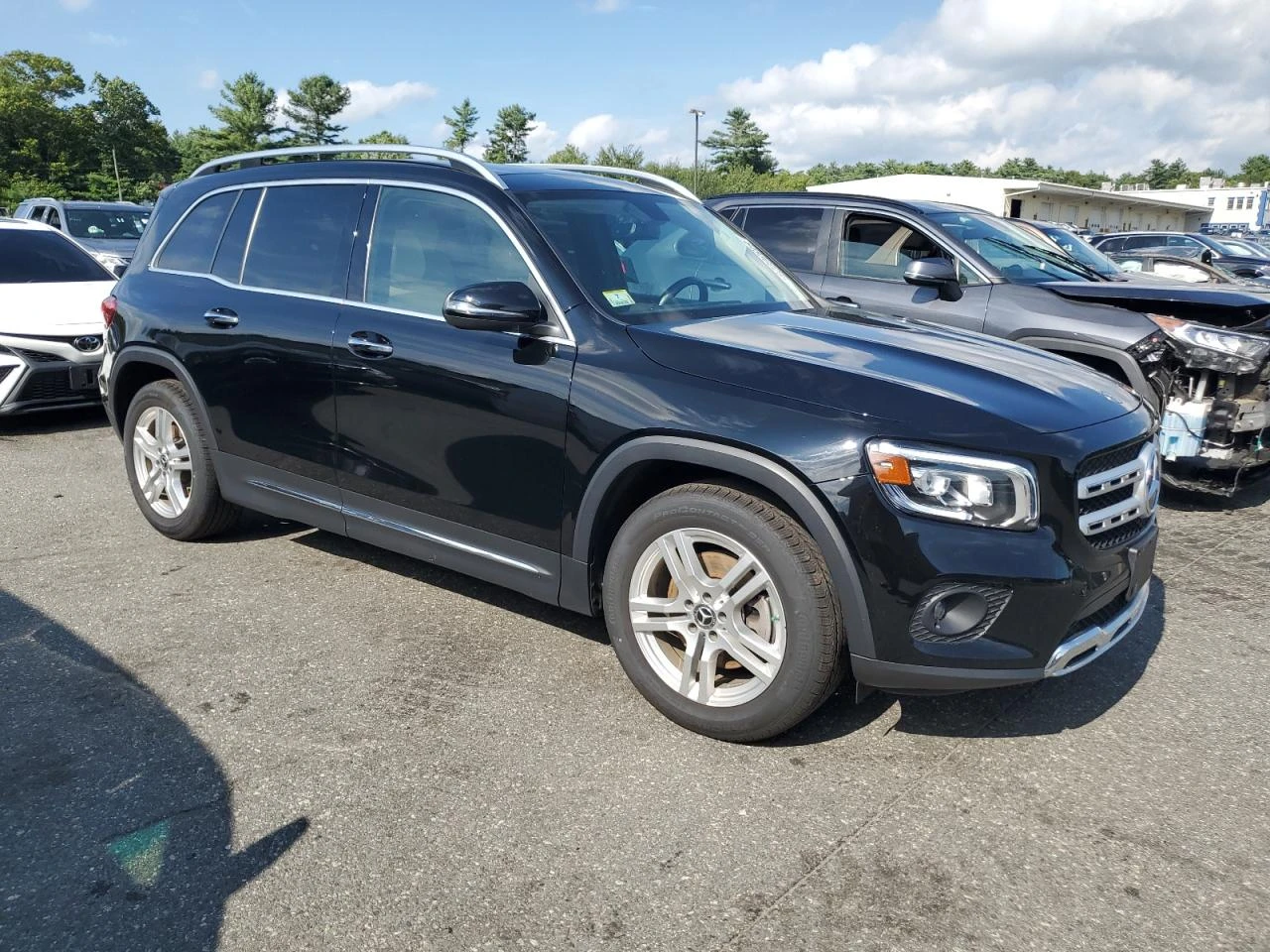 Mercedes-Benz GLB 250 4MATIC - изображение 3