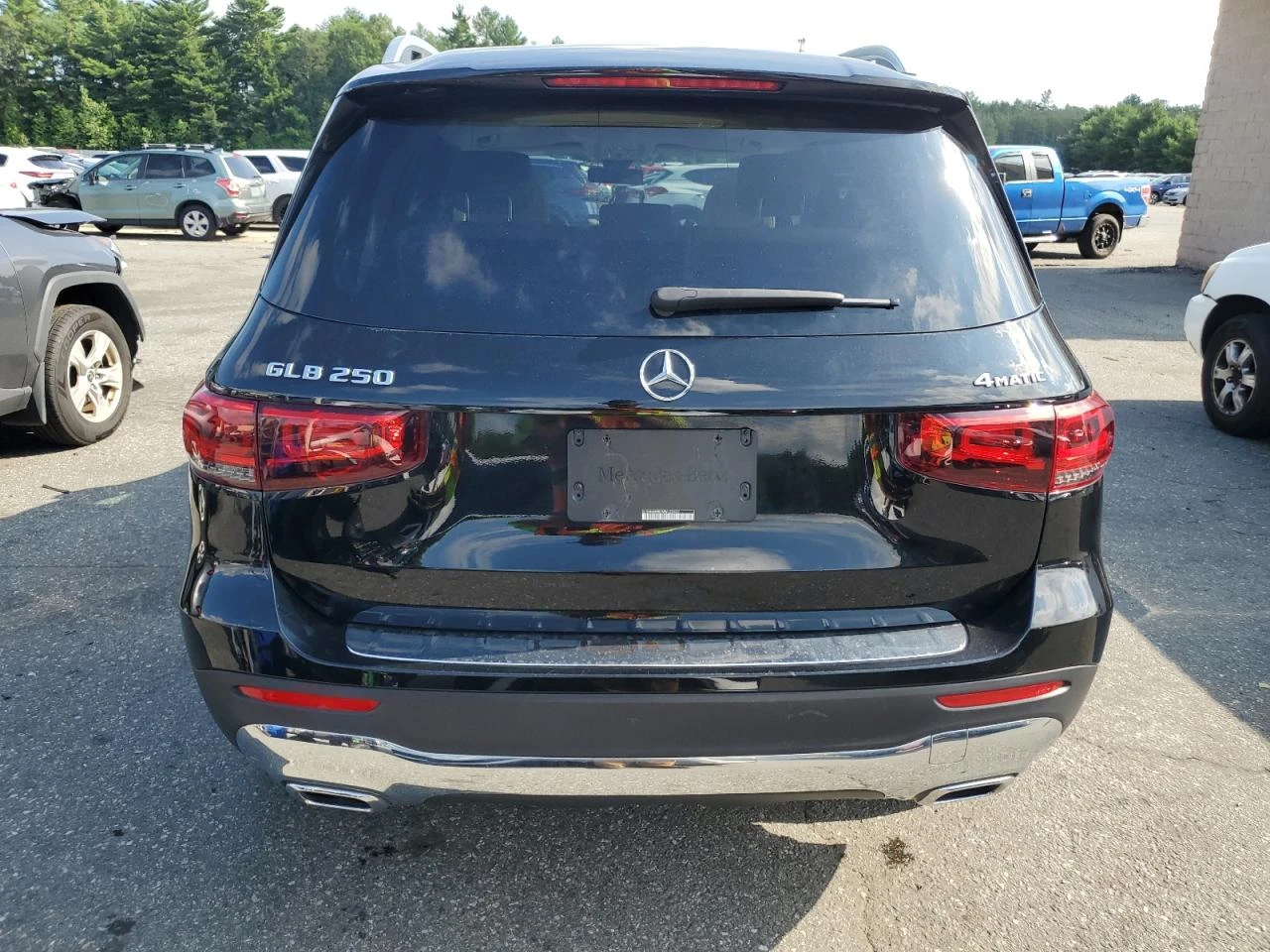 Mercedes-Benz GLB 250 4MATIC - изображение 2