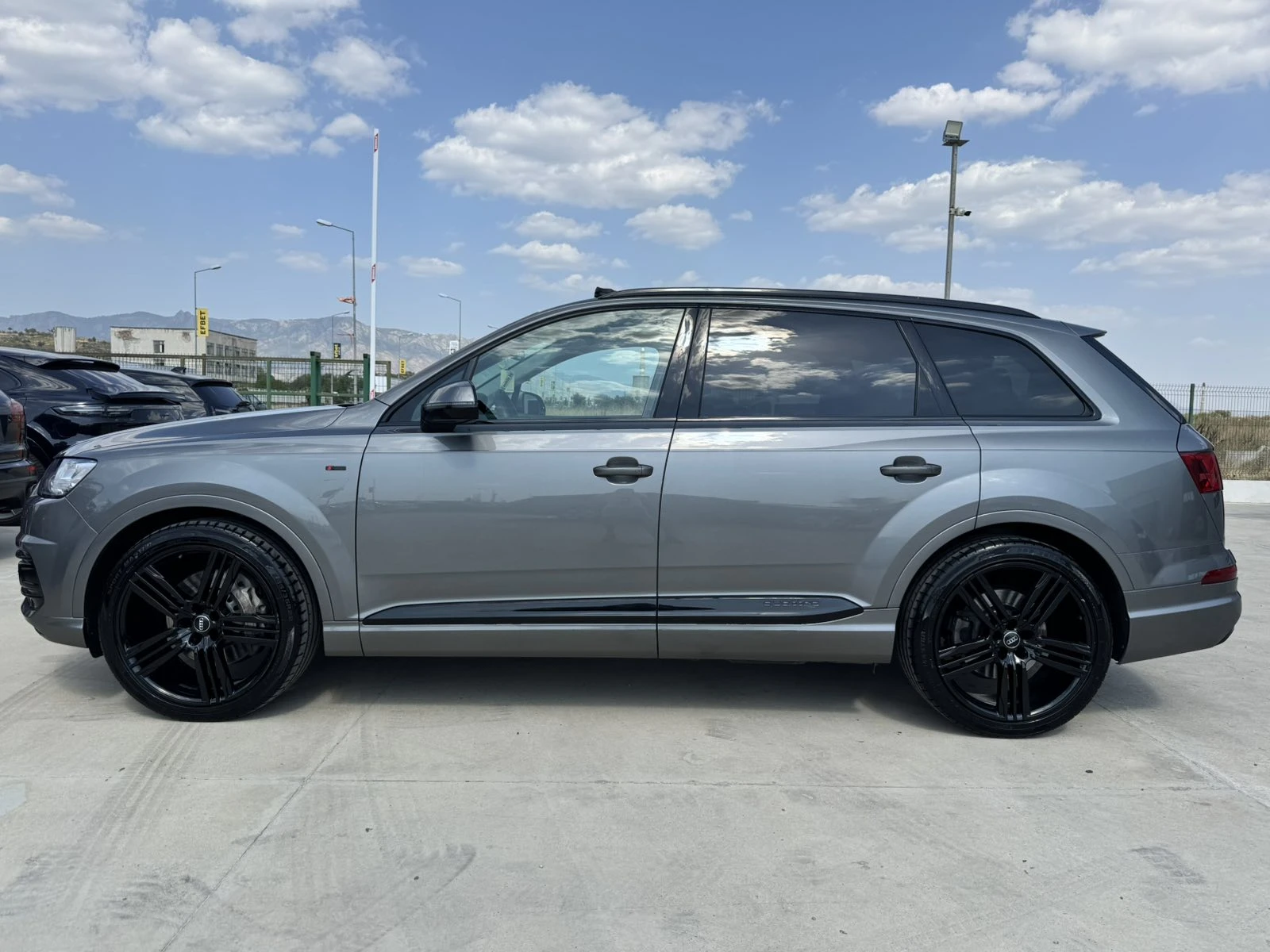 Audi Q7 272ps* MATRIX* 7места* Дистр* BOSE* Пано* Обдухва - изображение 2