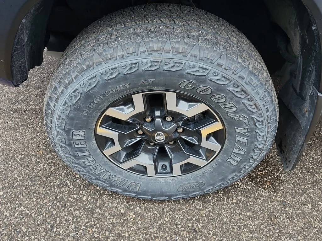 Toyota Tacoma * CREW CAB SHORT BED * CARFAX *  | Mobile.bg   6