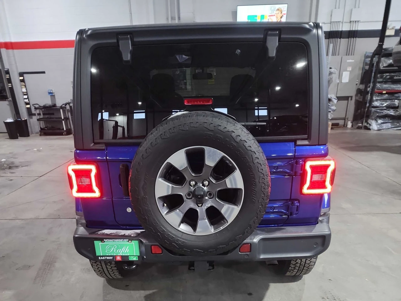 Jeep Wrangler CARFAX* АВТОФИНАНСИРАНЕ* БЕЗ ПЪРВОНАЧАЛНА ВНОСКА*  - изображение 4