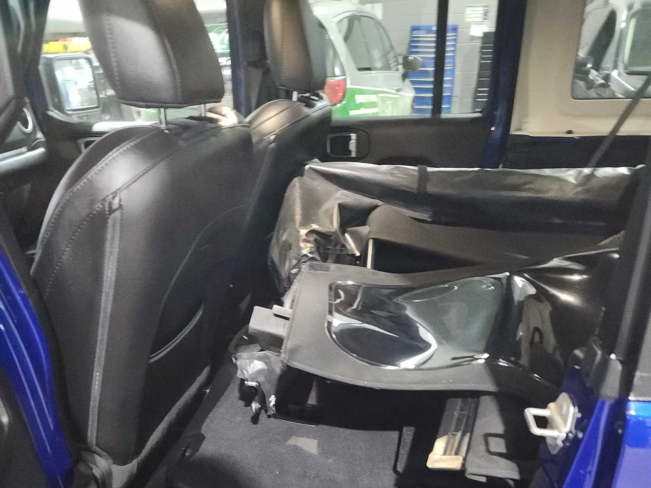 Jeep Wrangler CARFAX* АВТОФИНАНСИРАНЕ* БЕЗ ПЪРВОНАЧАЛНА ВНОСКА*  - изображение 10