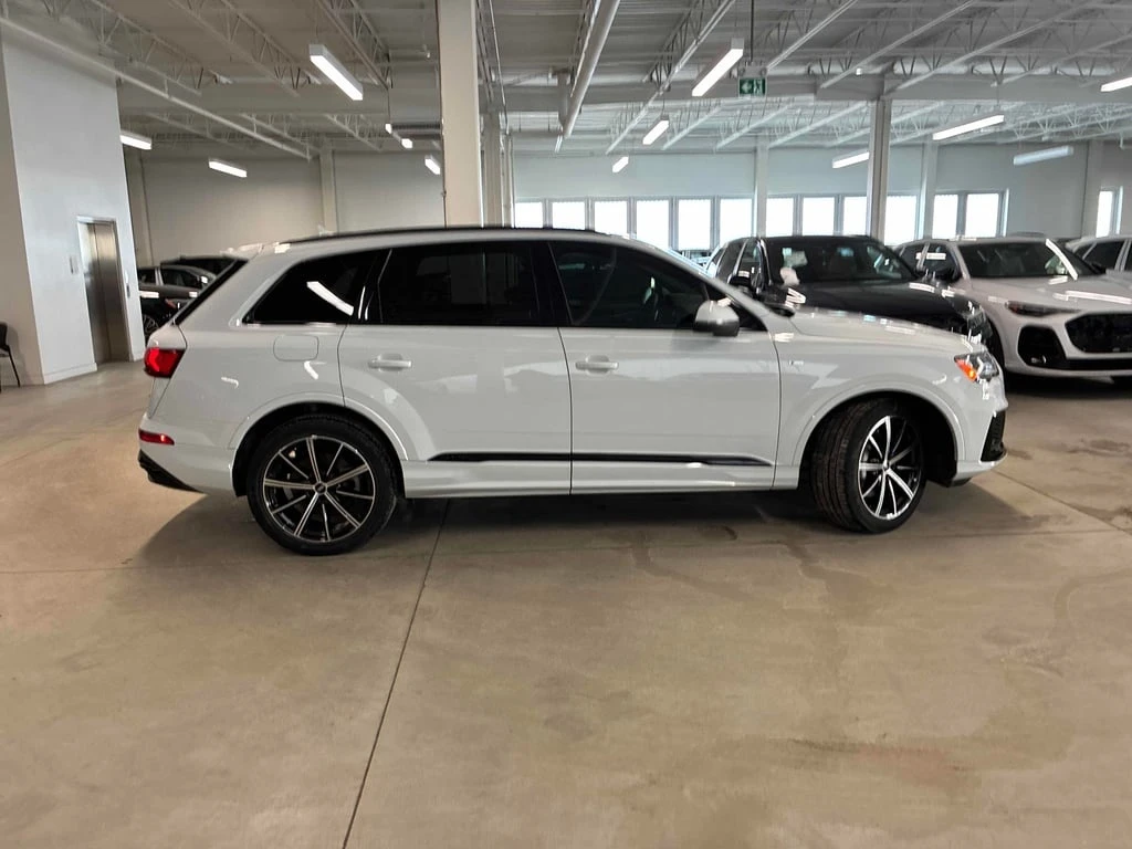 Audi Q7 Komfort * CARFAX * ПРЕДСТАВИТЕЛСТВО НА AUDI - изображение 3