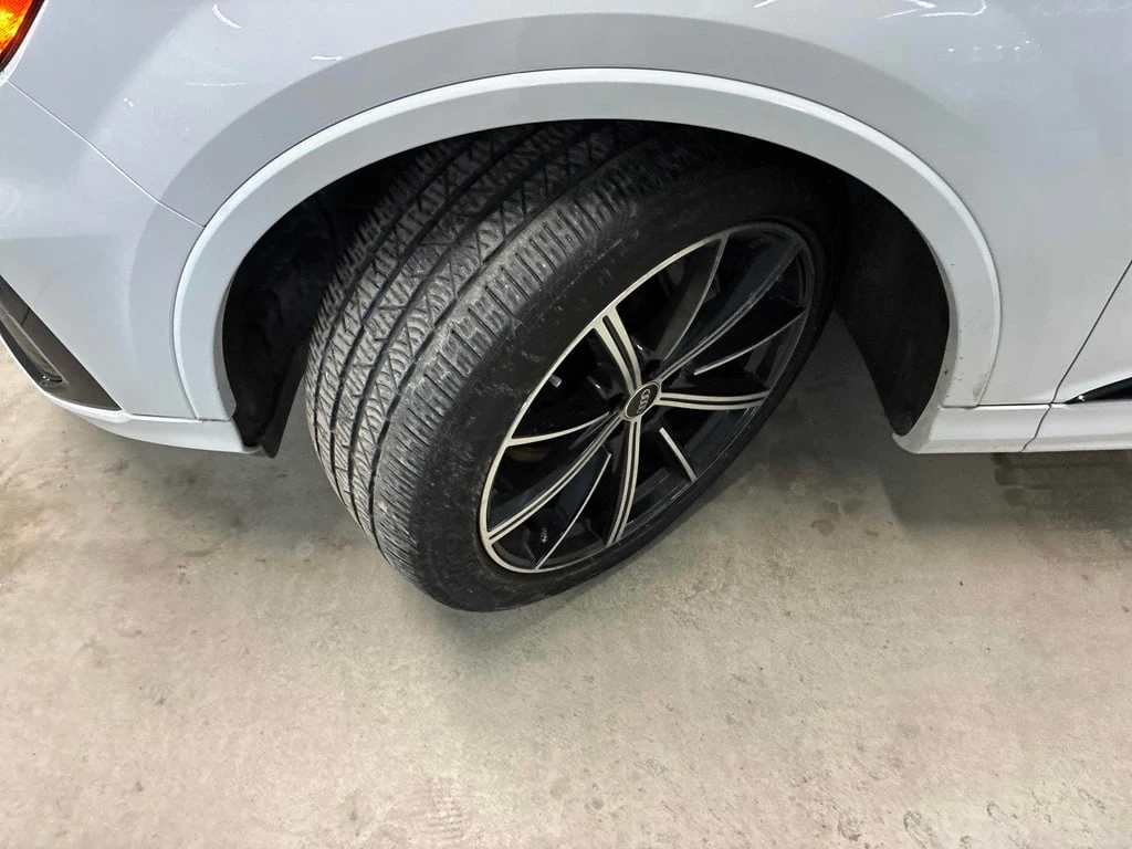 Audi Q7 Komfort * CARFAX * ПРЕДСТАВИТЕЛСТВО НА AUDI - изображение 4