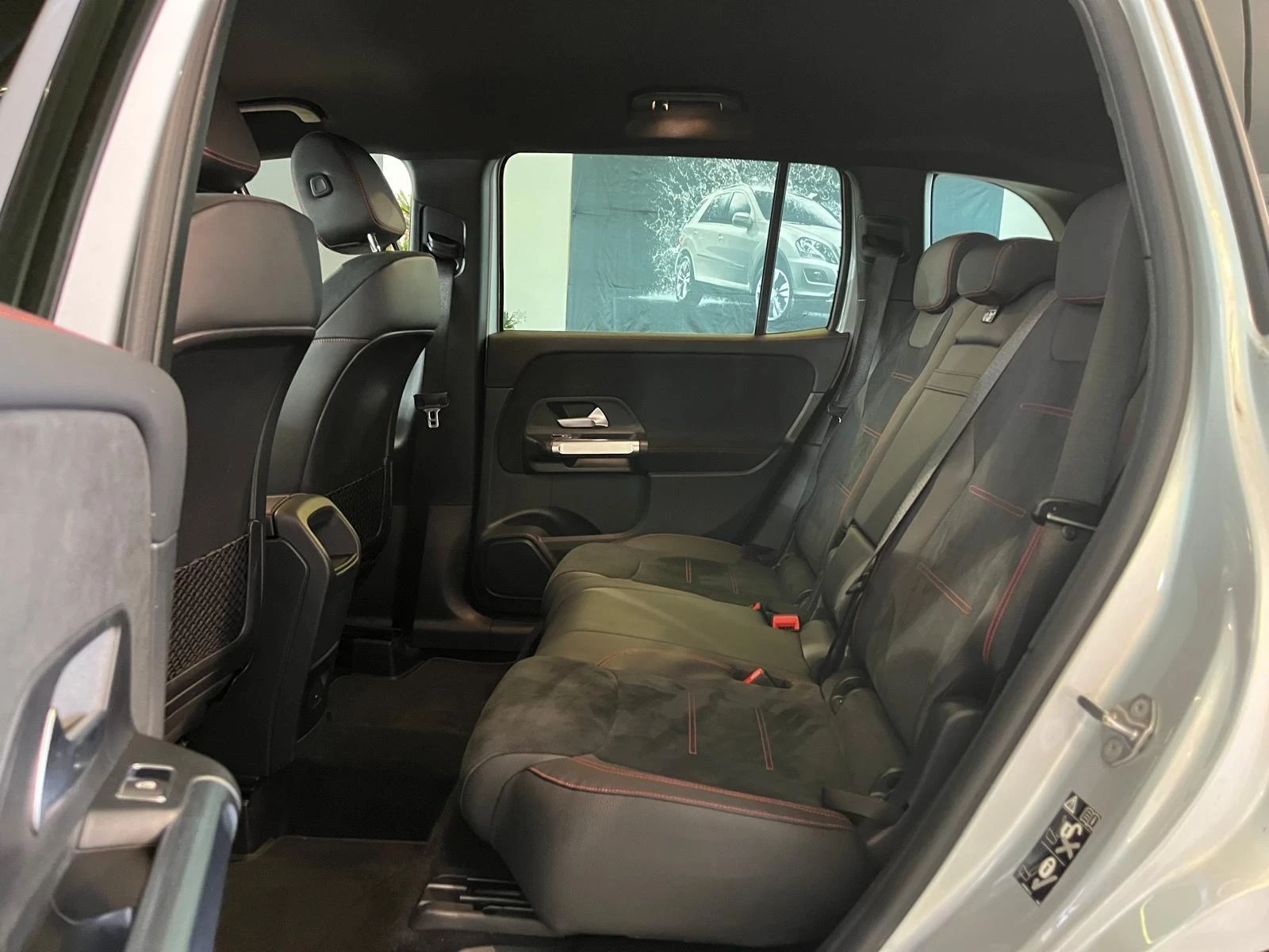 Mercedes-Benz GLB 180d AMG Line, снимка 16 - Автомобили и джипове - 53900354