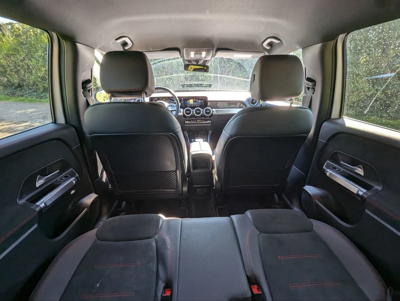 Mercedes-Benz GLB 180d AMG Line, снимка 10 - Автомобили и джипове - 53900354