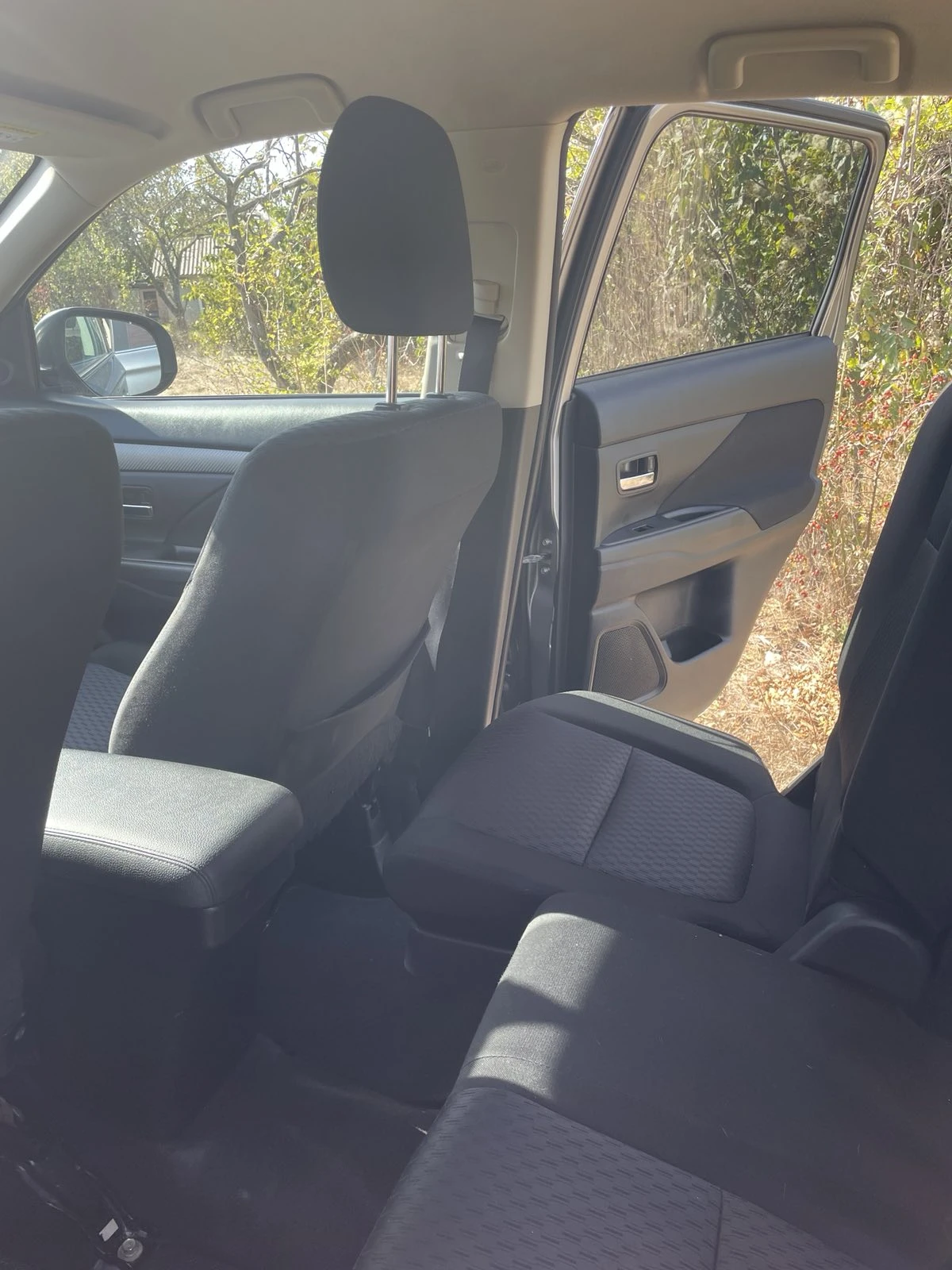 Mitsubishi Outlander, снимка 10 - Автомобили и джипове - 53959578