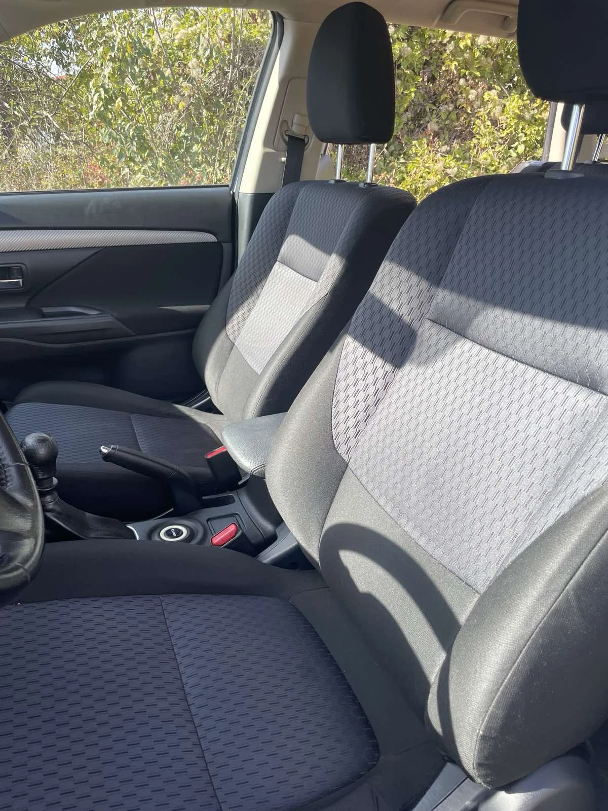 Mitsubishi Outlander, снимка 12 - Автомобили и джипове - 53959578