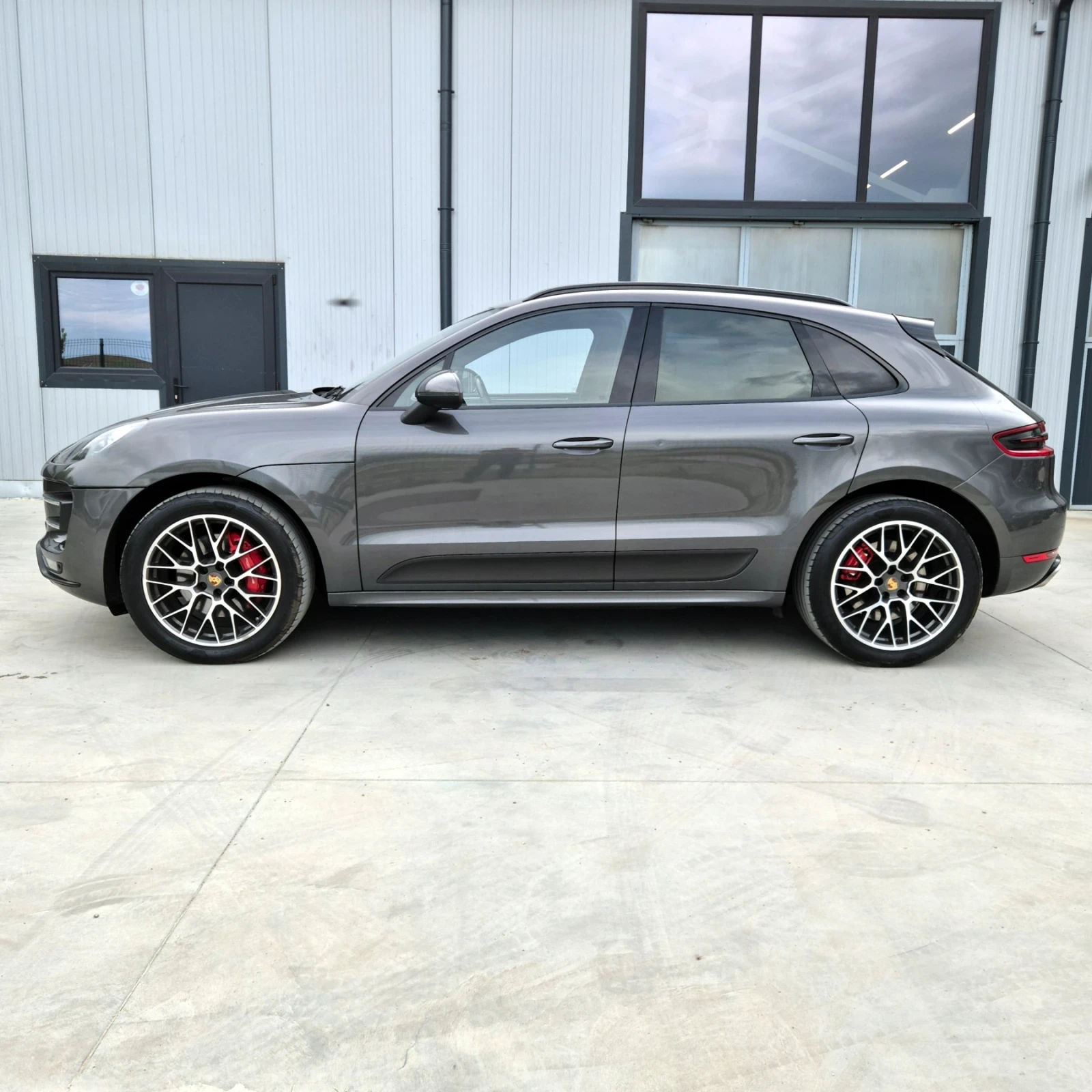 Porsche Macan Turbo, снимка 3 - Автомобили и джипове - 54543229