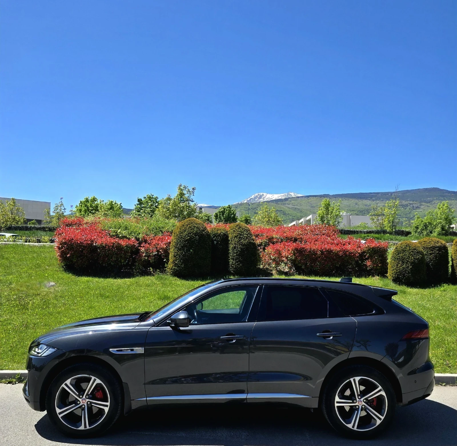 Jaguar F-PACE 3.0d R-Sport Сервизна история , снимка 2 - Автомобили и джипове - 54609998