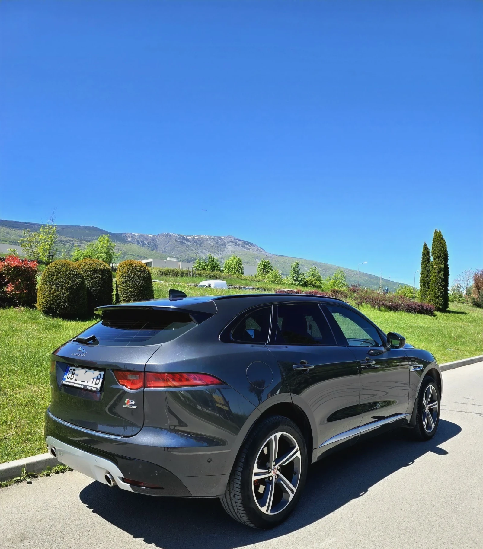 Jaguar F-PACE 3.0d R-Sport Сервизна история , снимка 6 - Автомобили и джипове - 54609998