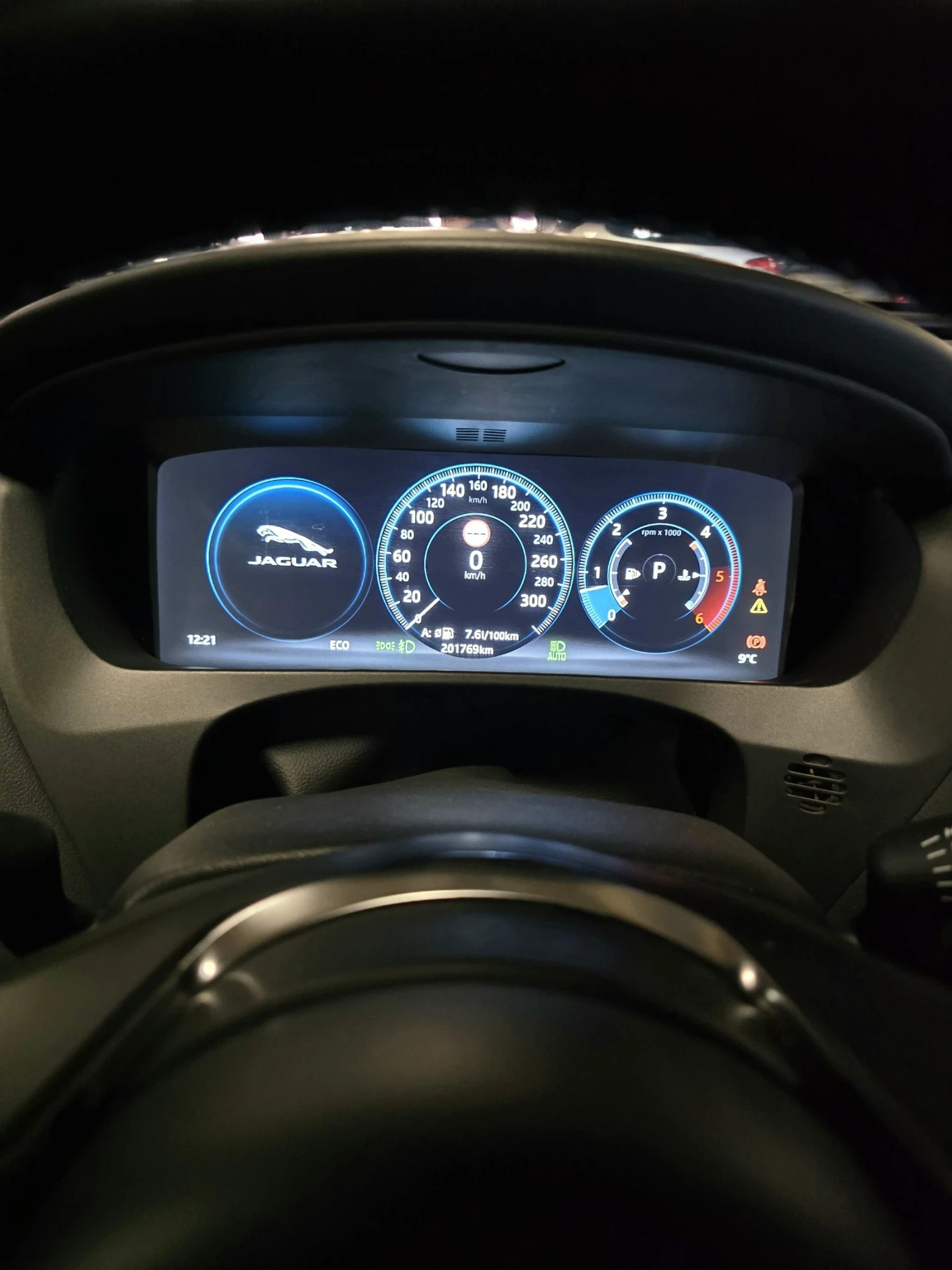 Jaguar F-PACE 3.0d R-Sport Сервизна история , снимка 11 - Автомобили и джипове - 54609998