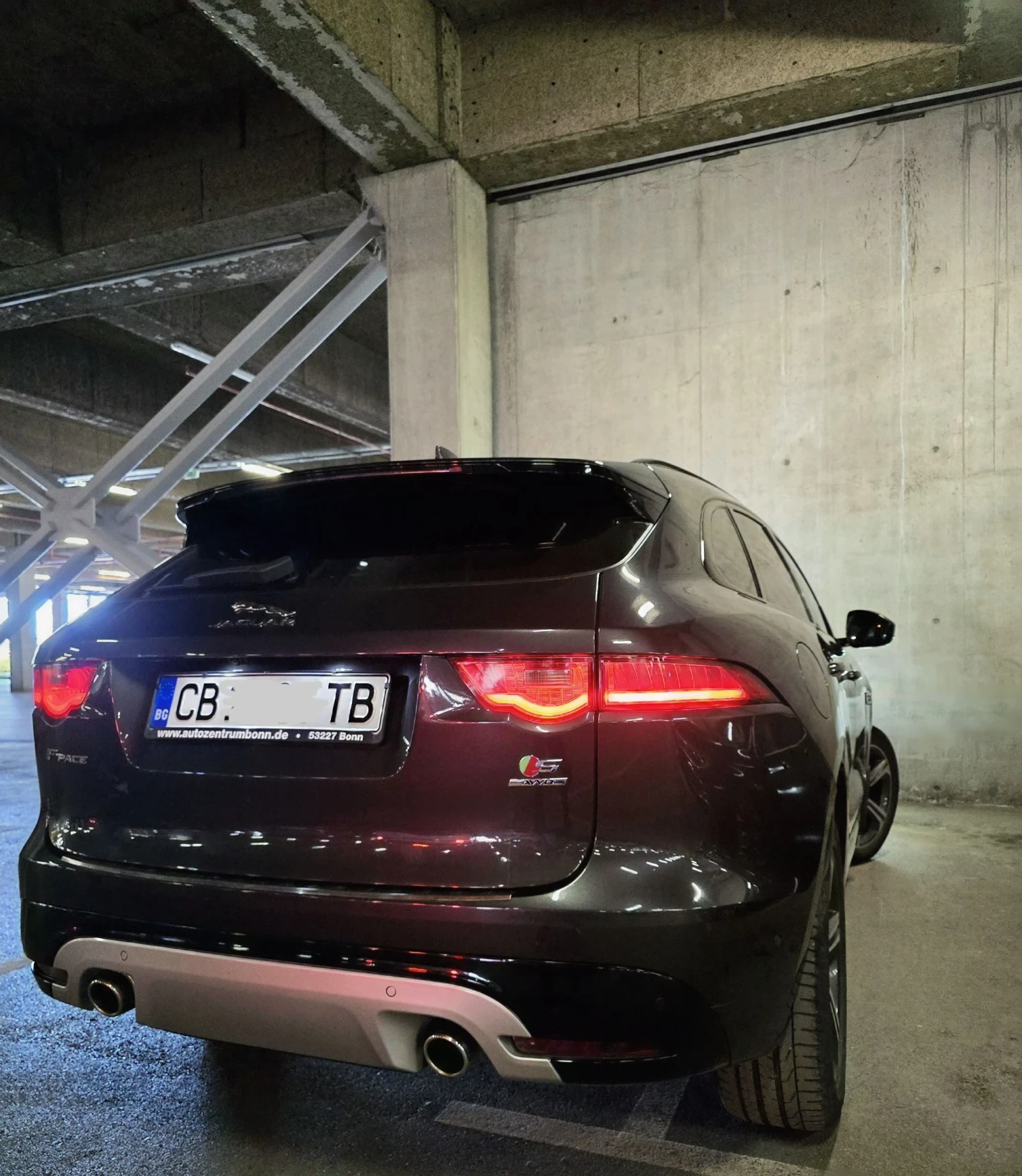 Jaguar F-PACE 3.0d R-Sport Сервизна история , снимка 9 - Автомобили и джипове - 54609998