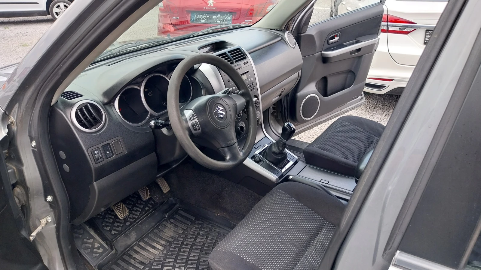 Suzuki Grand vitara 1.9DDIS, снимка 8 - Автомобили и джипове - 55119388