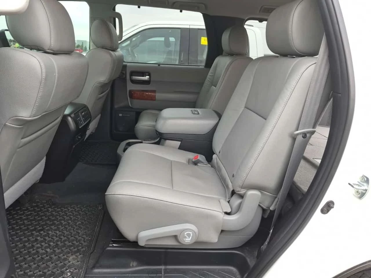 Toyota Sequoia, снимка 12 - Автомобили и джипове - 56738042