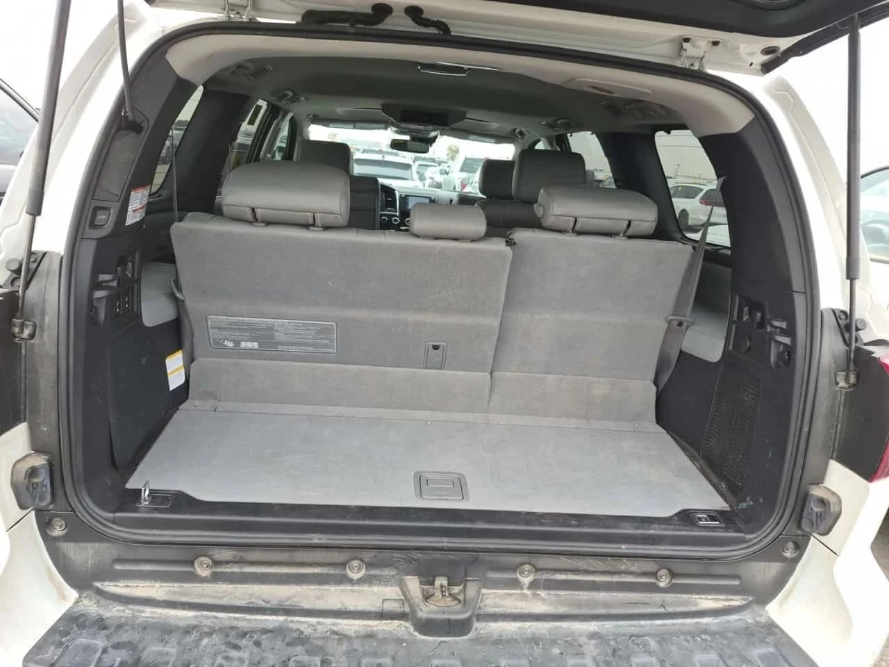 Toyota Sequoia, снимка 16 - Автомобили и джипове - 56738042