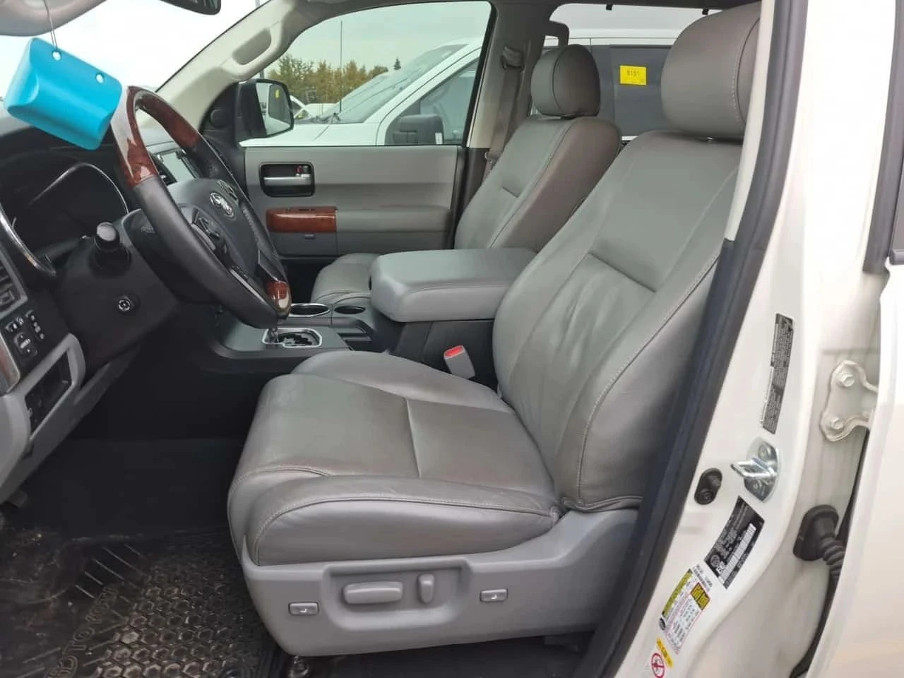 Toyota Sequoia, снимка 3 - Автомобили и джипове - 56738042