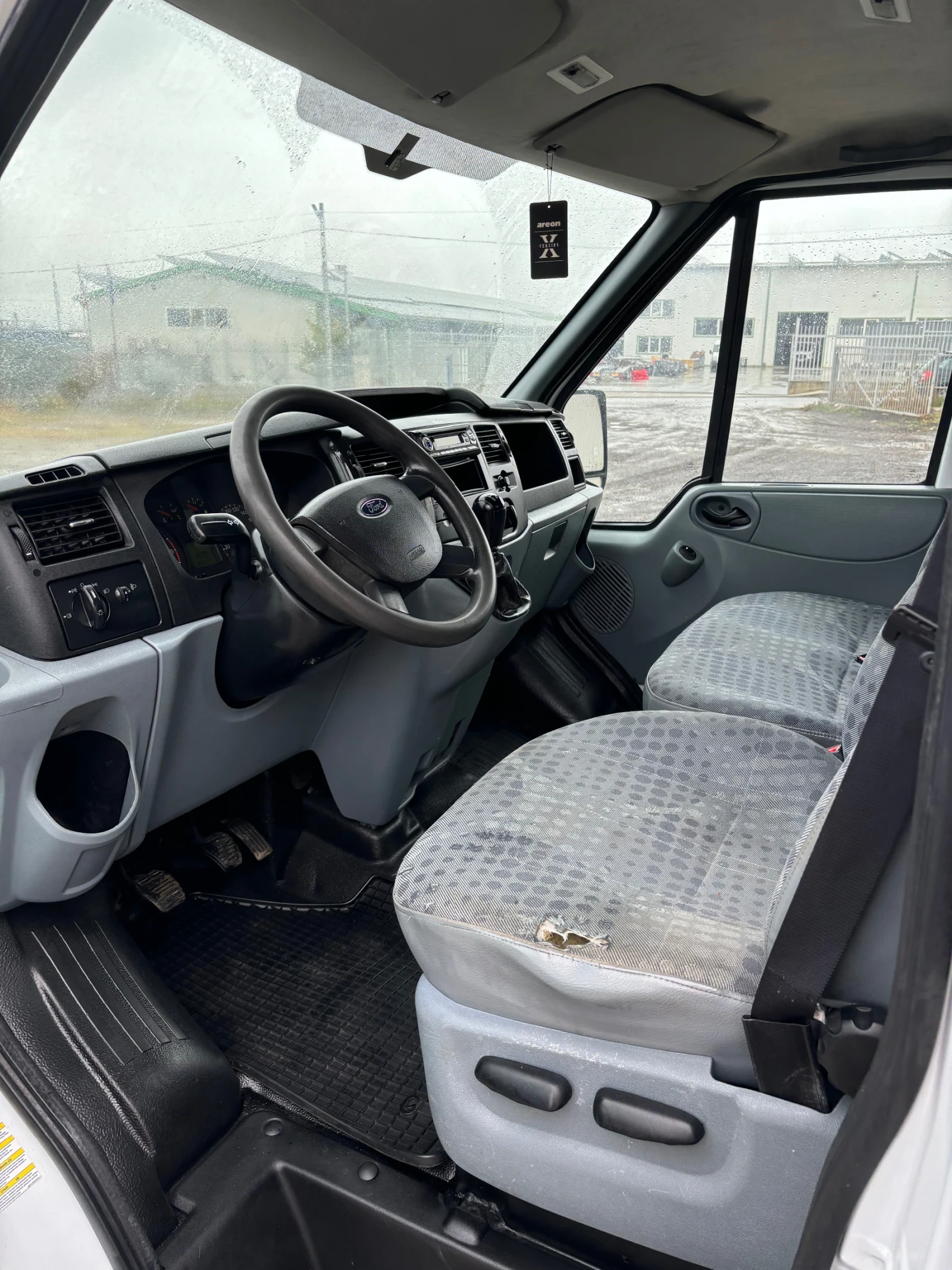 Ford Transit 2.2 - изображение 8