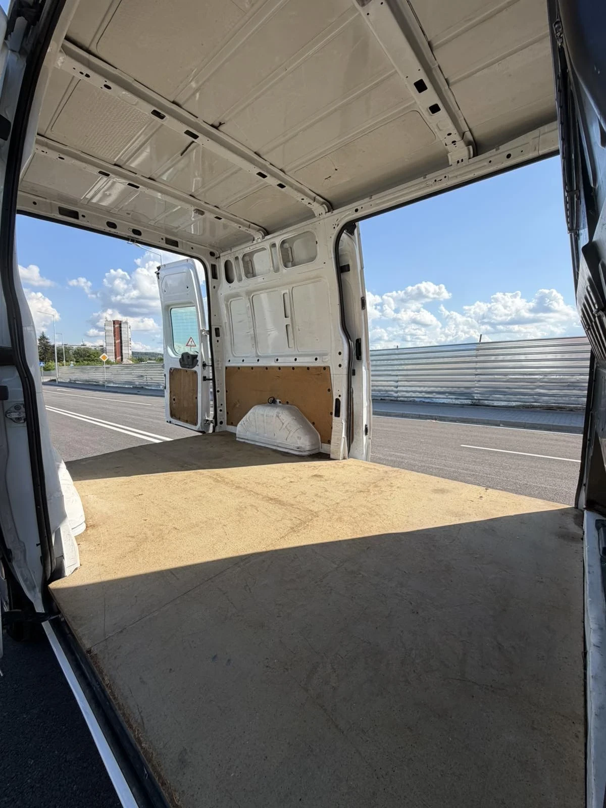 Ford Transit 2, 2D 116k.c. КЛИМАТИК ДВЕ СТРАНИЧНИ ВРАТИ ВНОС, снимка 7 - Бусове и автобуси - 54666312